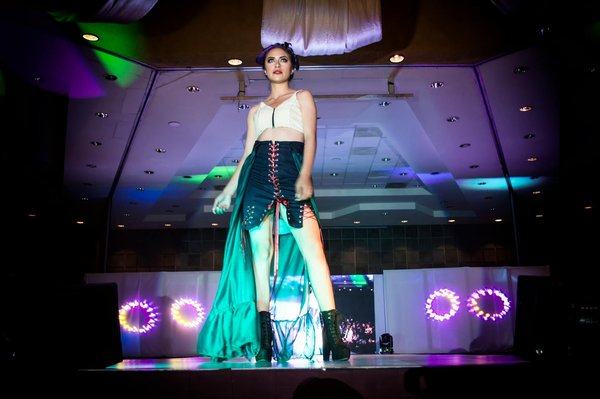 Quels sont les avantages de la danse orientale pour le renforcement des muscles abdominaux et la confiance en soi?