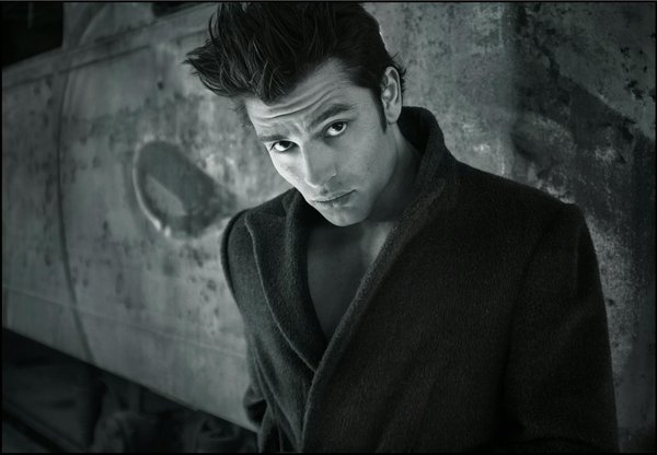 Comment harmoniser des foulards en soie avec des tenues de soirée?