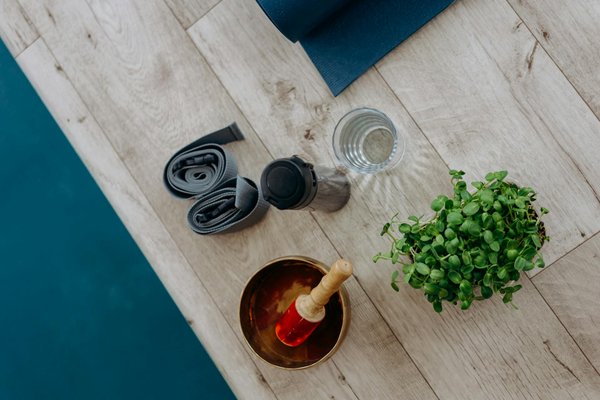 Comment utiliser les plantes médicinales pour traiter naturellement les maux de tête chroniques?